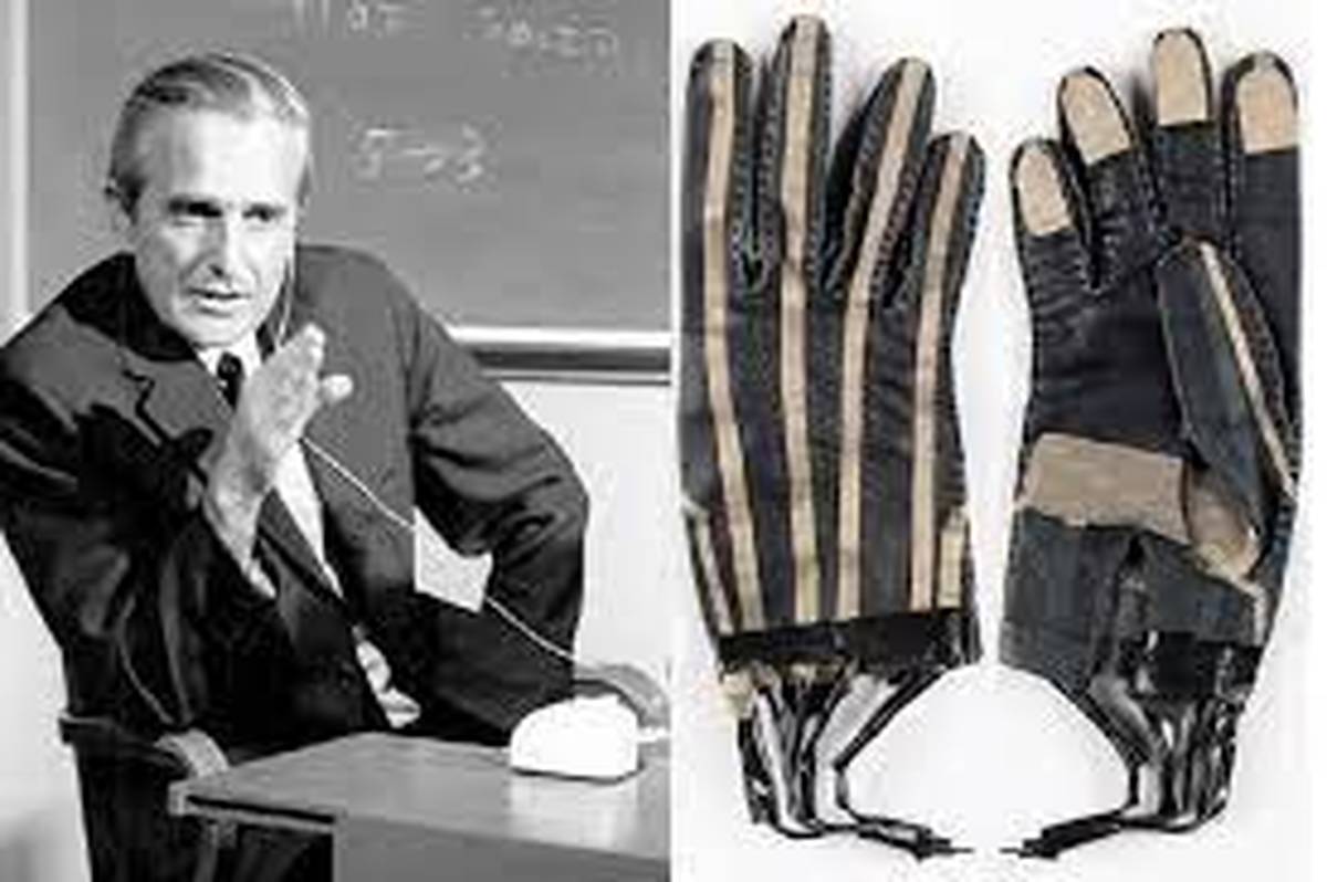 دستکش‌های مخصوص مخترع ماوس به حراج گذاشته شد