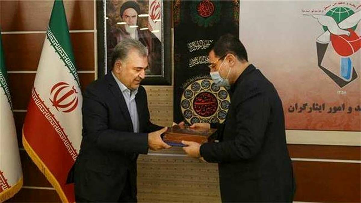تقدیر معاون رئیس جمهور و رئیس بنیاد شهید از مدیریت در بانک دی