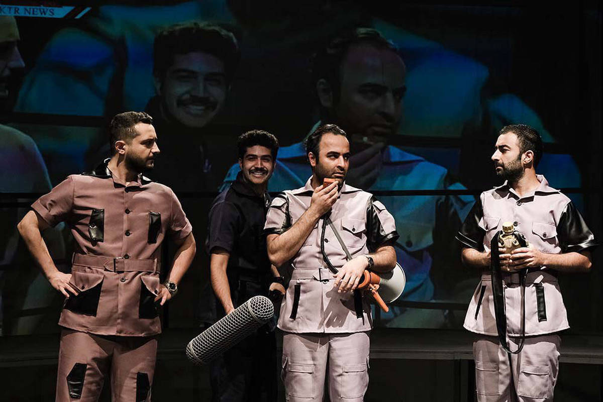 حضور افتخاری جاستین بومانت در یک تئاتر ایرانی