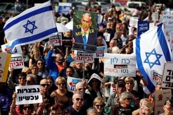 تظاهرات علیه نتانیاهو ادامه دارد/ معترضان:  جلوی دیکتاتوری را خواهیم گرفت

